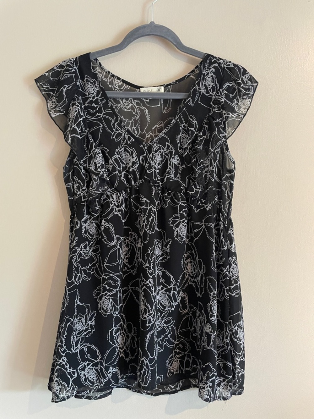 Anthropologie mine Black Sheer Floral V-Neck Blouse